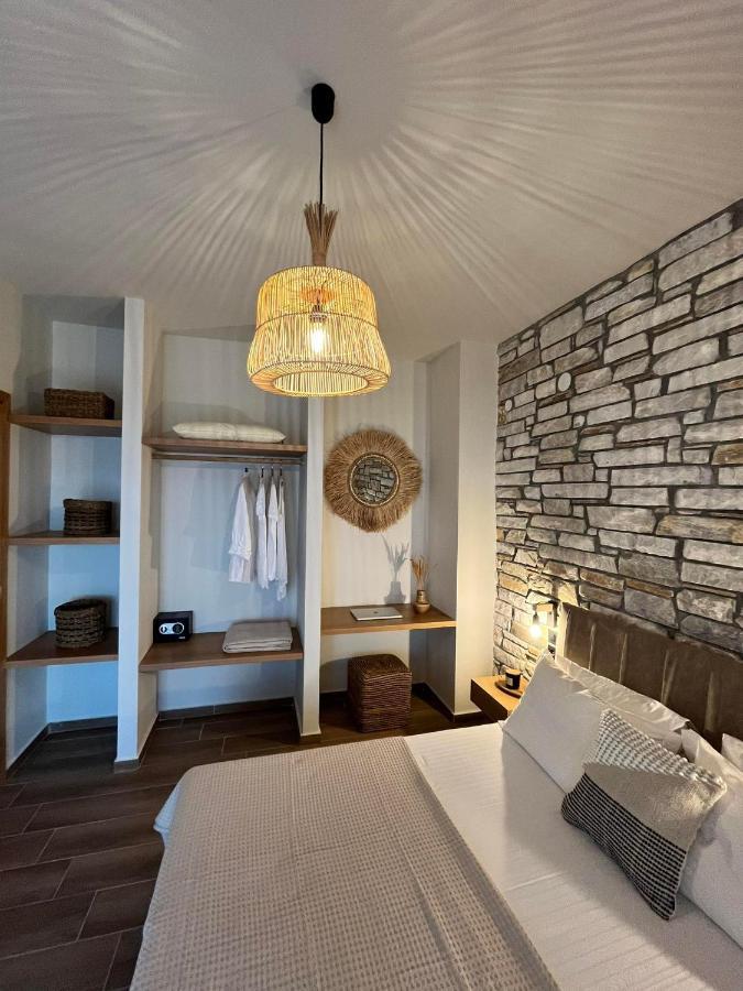 Peri Elxis Luxury Suites Mourésion 外观 照片