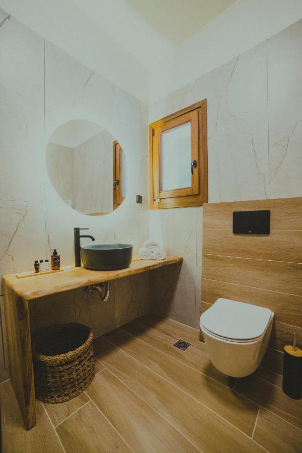 Peri Elxis Luxury Suites Mourésion 外观 照片