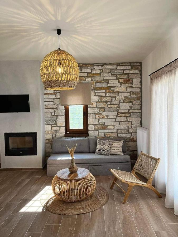 Peri Elxis Luxury Suites Mourésion 外观 照片