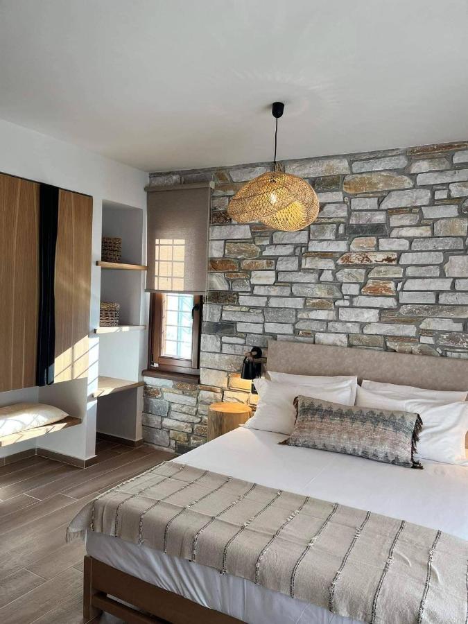 Peri Elxis Luxury Suites Mourésion 外观 照片