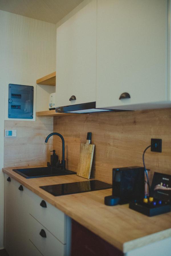 Peri Elxis Luxury Suites Mourésion 外观 照片