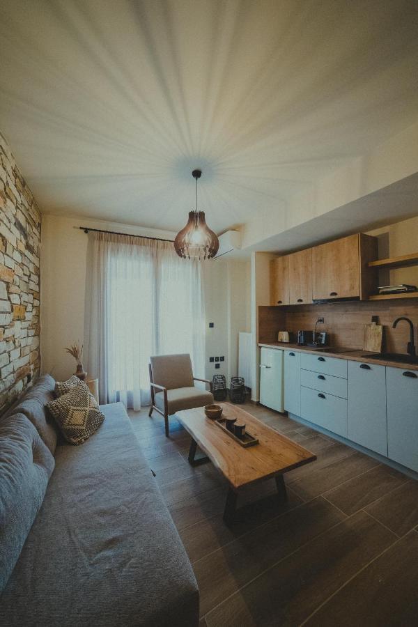Peri Elxis Luxury Suites Mourésion 外观 照片