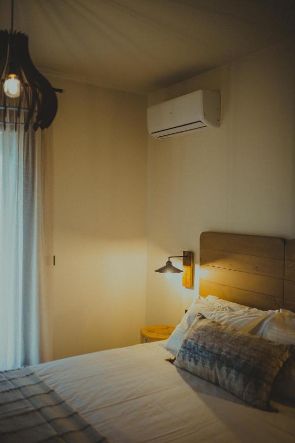 Peri Elxis Luxury Suites Mourésion 外观 照片